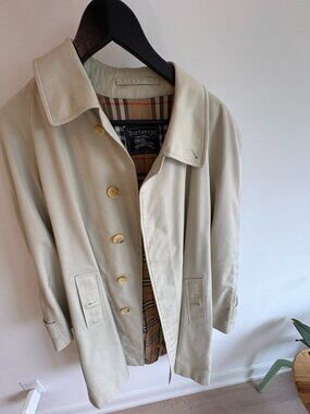 Vintage Burberry trench coat size S/M